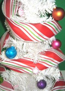 A Lisa Frank-inspired Christmas tree