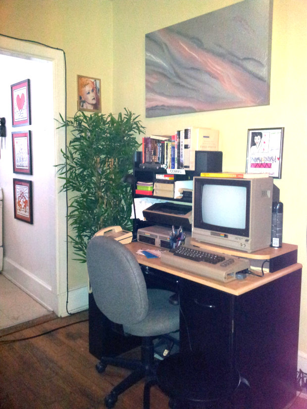 '80s style in a home office