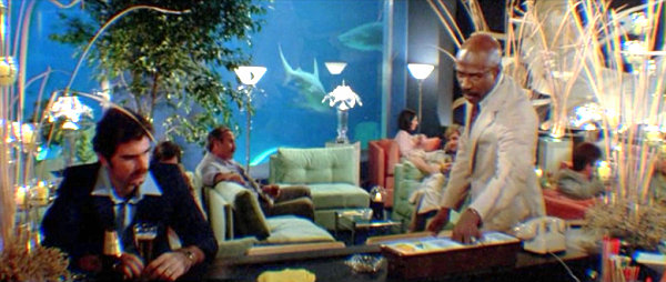 '80s swank at its best in a scene from Jaws 3-D