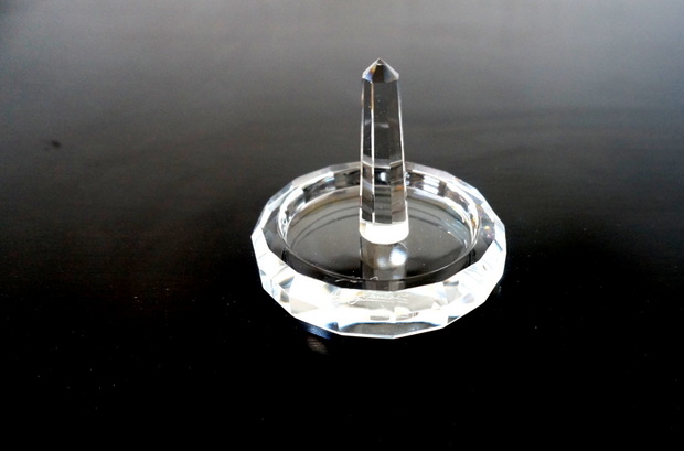An Oleg Cassini crystal ring holder