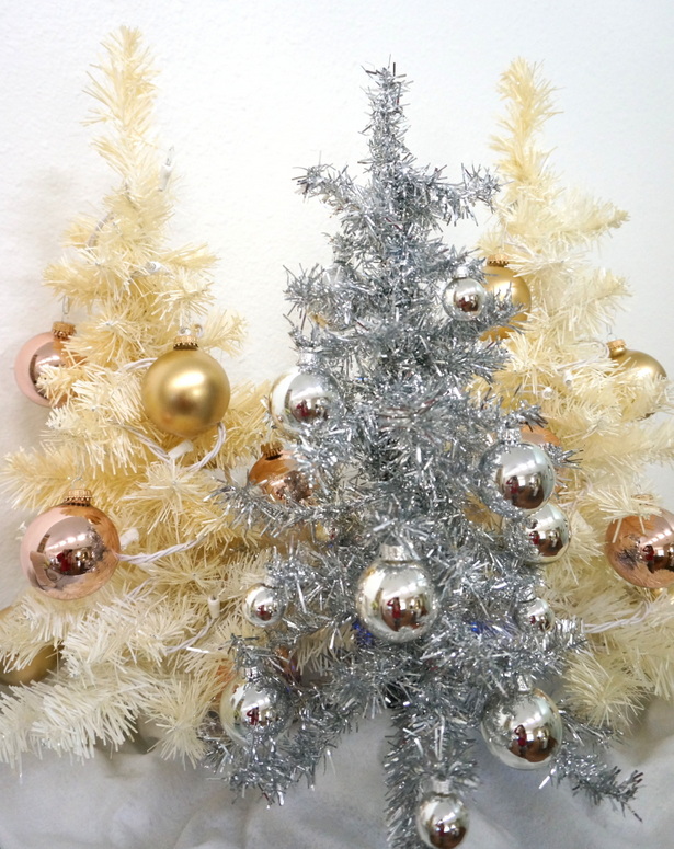 Retro-style trees in silver and gold-003