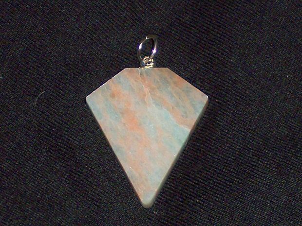Geometric stone pendant from Ety shop Curtis Bort